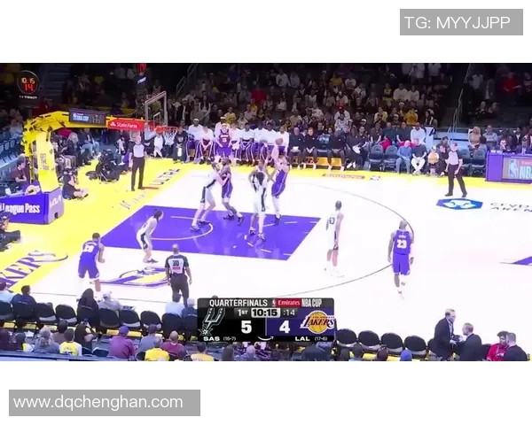 2007年NBA季后赛马刺与湖人对决回顾：传奇球队的巅峰对抗与精彩瞬间